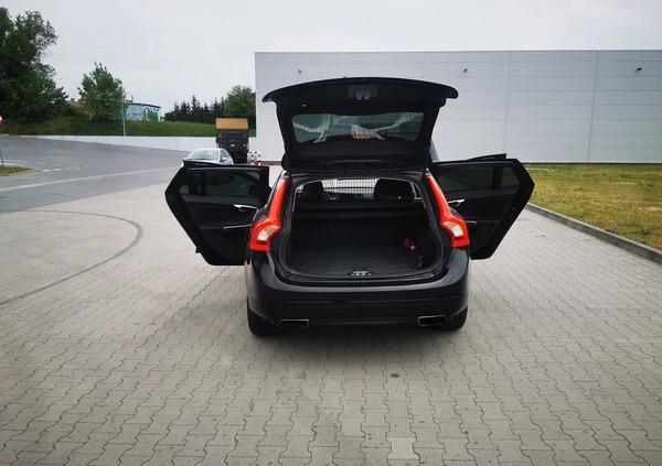 Volvo V60 cena 66999 przebieg: 163717, rok produkcji 2015 z Bełchatów małe 529